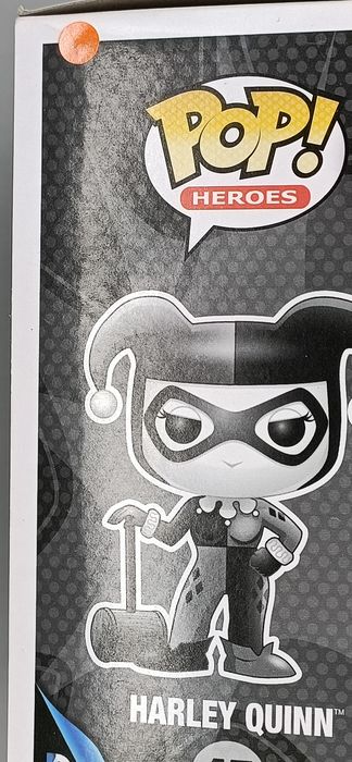 45 Harley Quinn - B&W - DC Super Heroes - Box Damaged Funko POP