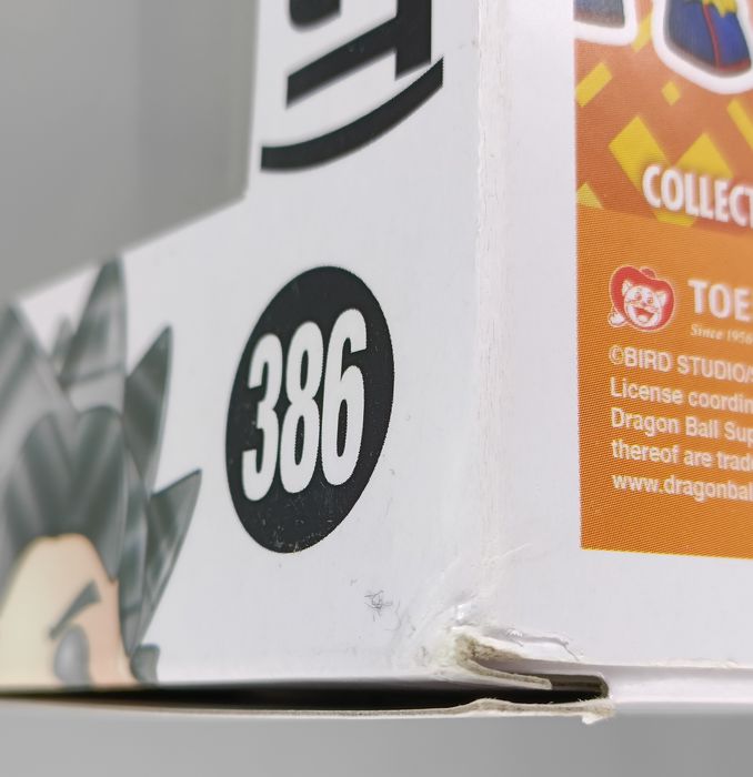 386 Goku (Ultra Instinct) - Dragon Ball Z - Box Damaged Funko POP