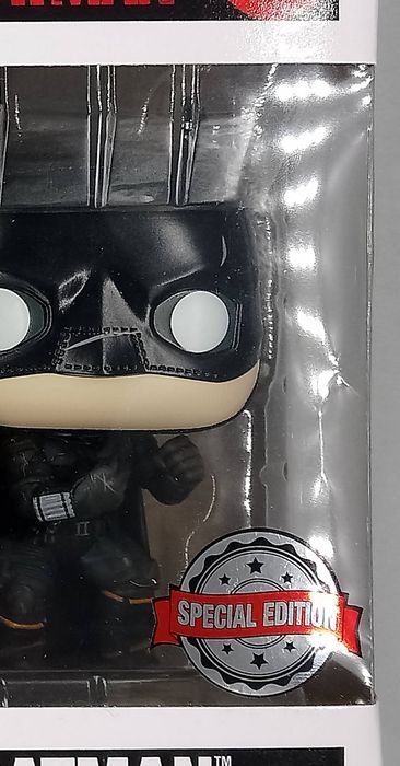 1195 Batman (BattleScarred) DC The Batman - Box Damaged Funko POP