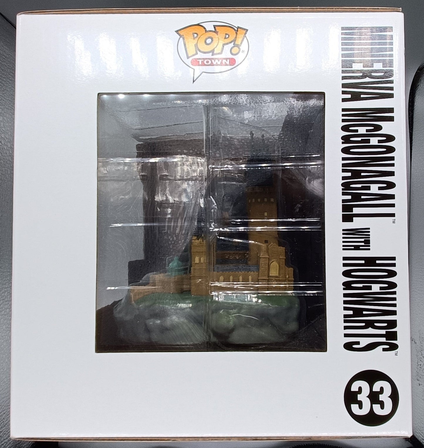 33 Minerva McGonagall with Hogwarts - Town Harry Potter Funko POP