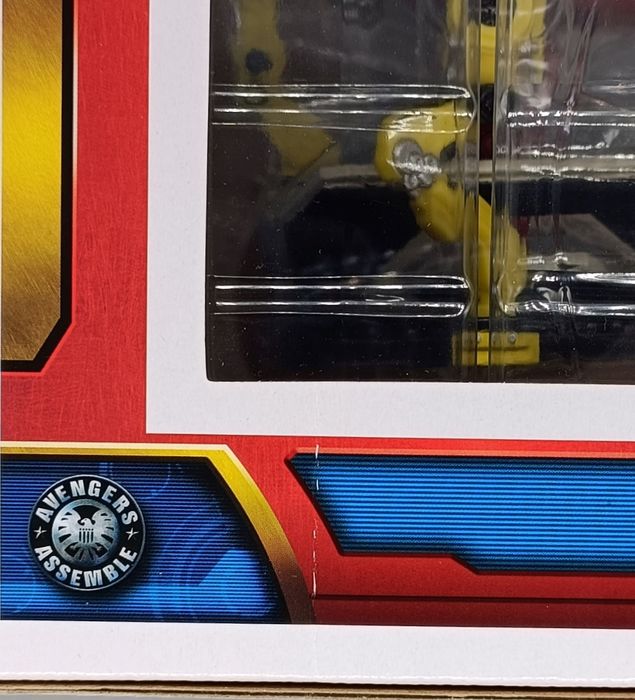 905 Iron Man (with Gantry) Deluxe Metallic Glow Marv Box Damaged Funko POP