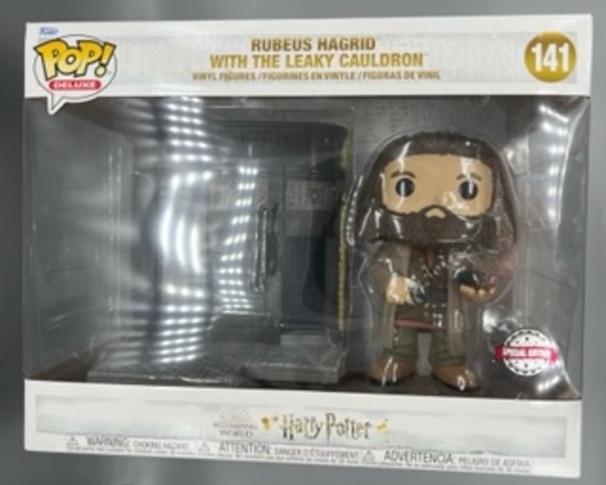 141 Rubeus Hagrid (The Leaky Cauldron) Deluxe Harry Box Damaged Funko POP Funko