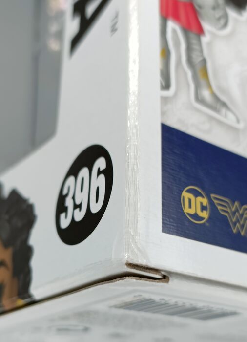 396 Nubia - DC Wonder Woman - 2021 Con - Box Damaged Funko POP