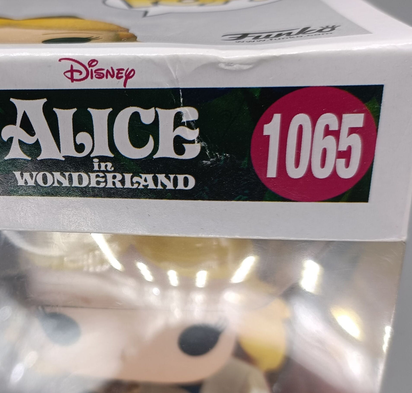 1065 Alice (Falling) - Disney Alice in Wonderland - Funko POP - Box Damaged