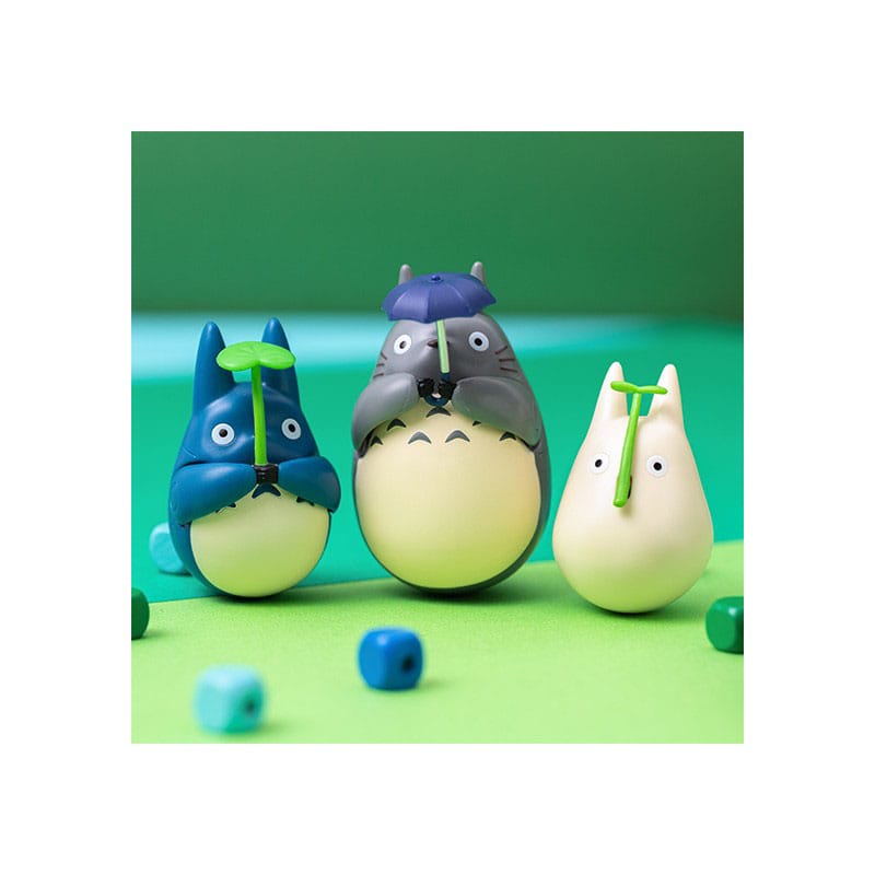 My Neighbor Totoro Round Bottomed Figurine Mid Totoro with leaf 6 cm Semic