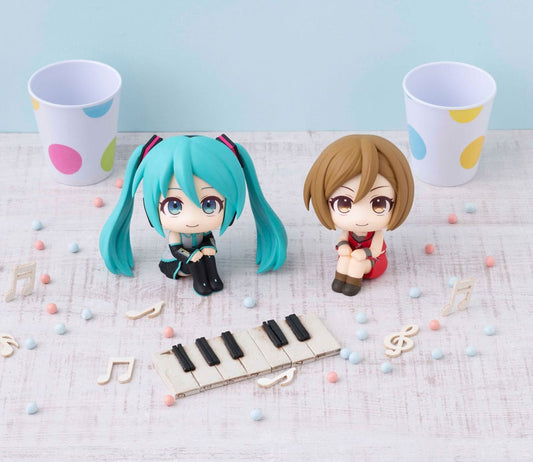 Character Vocal Series Look Up PVC Statue Hatsune Miku & Meiko Set (with gift) 11 cm Statues