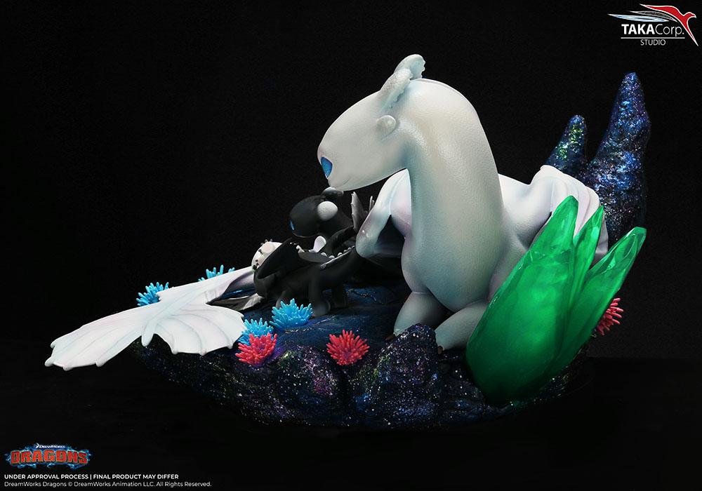 How To Train Your Dragon Statue 1/6 Light Fury & Night Lights 36 cm Statues