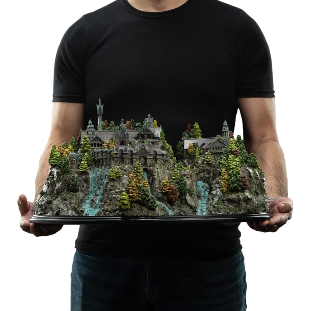 Discover the Magic and Majesty of The Lord of the Rings with Exquisite Collectibles ✨🧙‍♂️
