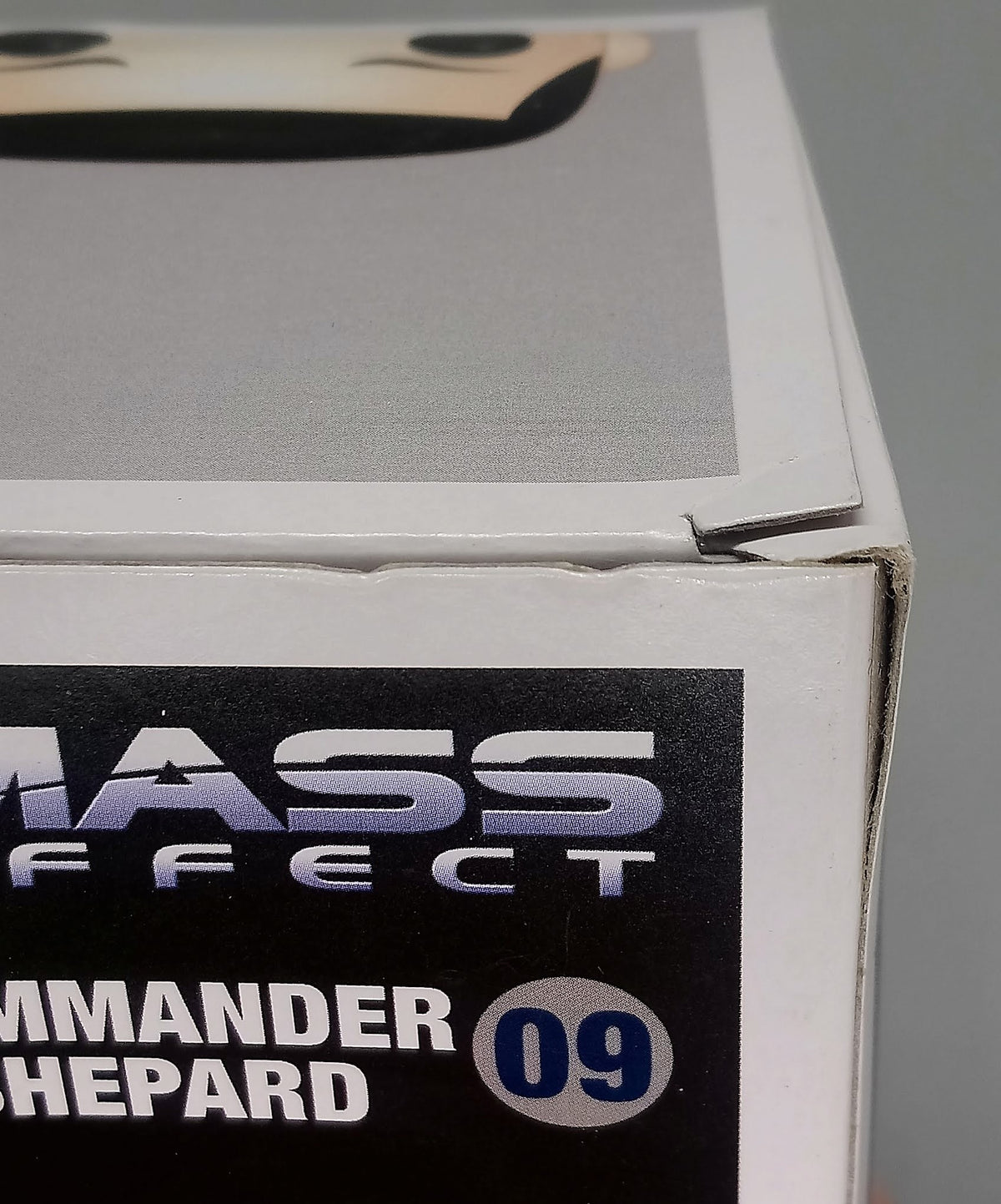 09 Commander Shepard - Mass Effect  Funko POP (Box Damage)