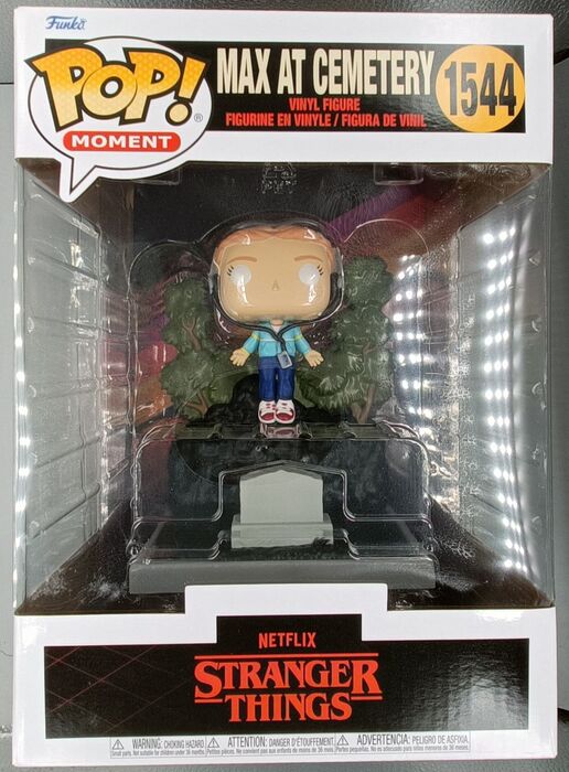 1544 Max at Cemetery - Deluxe - Stranger Things - Brand New Funko POP Funko