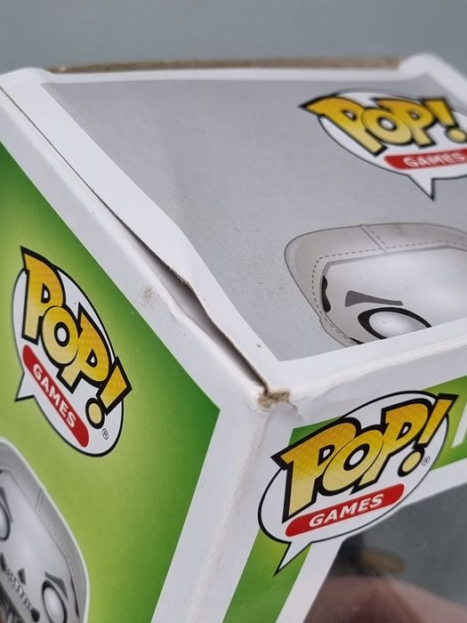 438 Skull Trooper - Fortnite - Box Damaged Funko POP