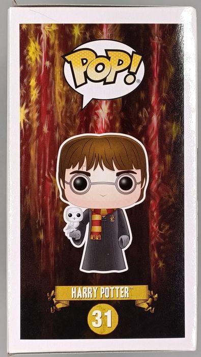 31 Harry Potter (Robes w/ Hedwig) - Harry Potter Funko POP