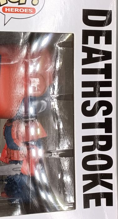 49 Deathstroke - DC Comics - Box Damaged Funko POP
