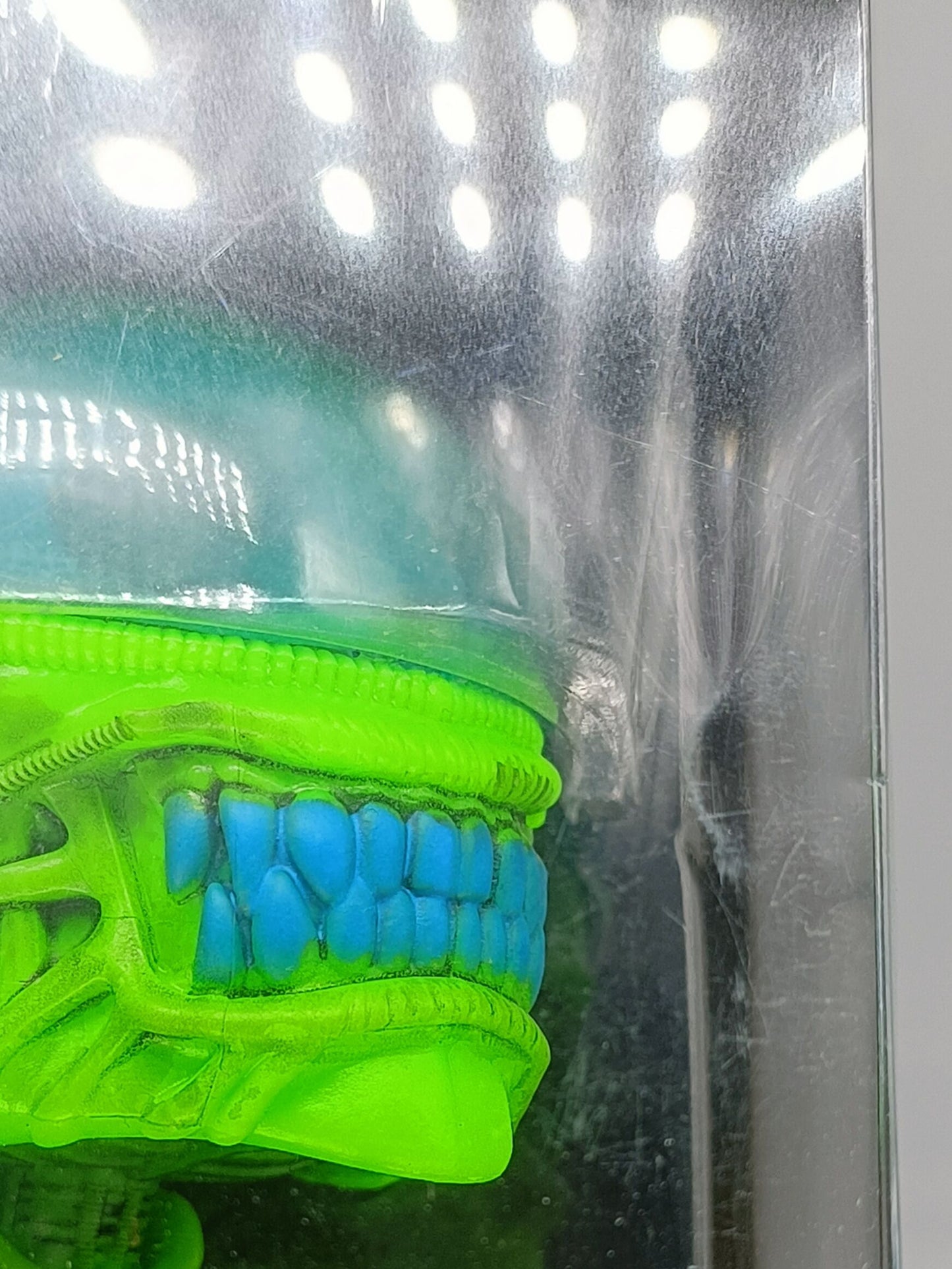 731 Xenomorph (Blacklight) - Alien Funko POP Box Damaged