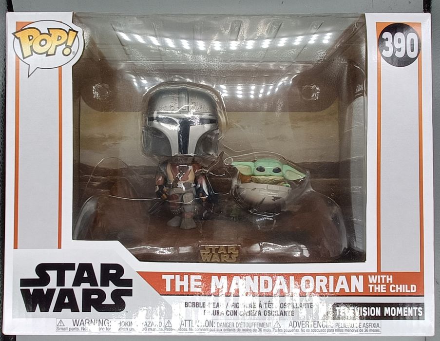 390 The Mandalorian (with Child) TV Moment Star Wars Funko POP - Box Damaged