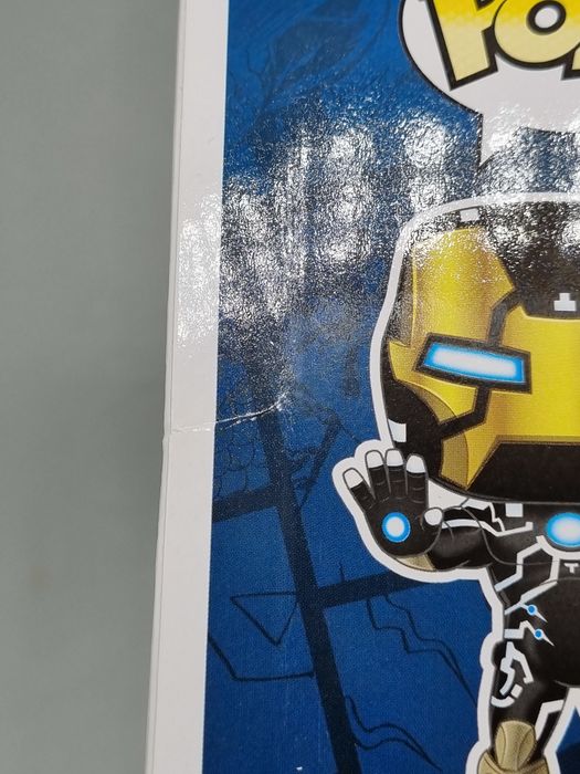 555 Iron Man (Model 39) - Glow - Marvel - Box Damaged Funko POP
