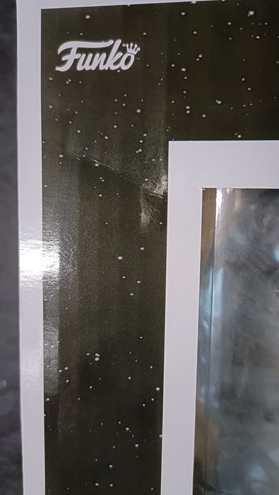 321 Han Solo in the Millennium Falcon Deluxe Star Wars - Box Damaged Funko POP