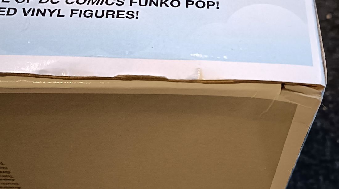 16 The Invisible Jet (w/ Wonder Woman) Rides DC Com Box Damaged Funko POP