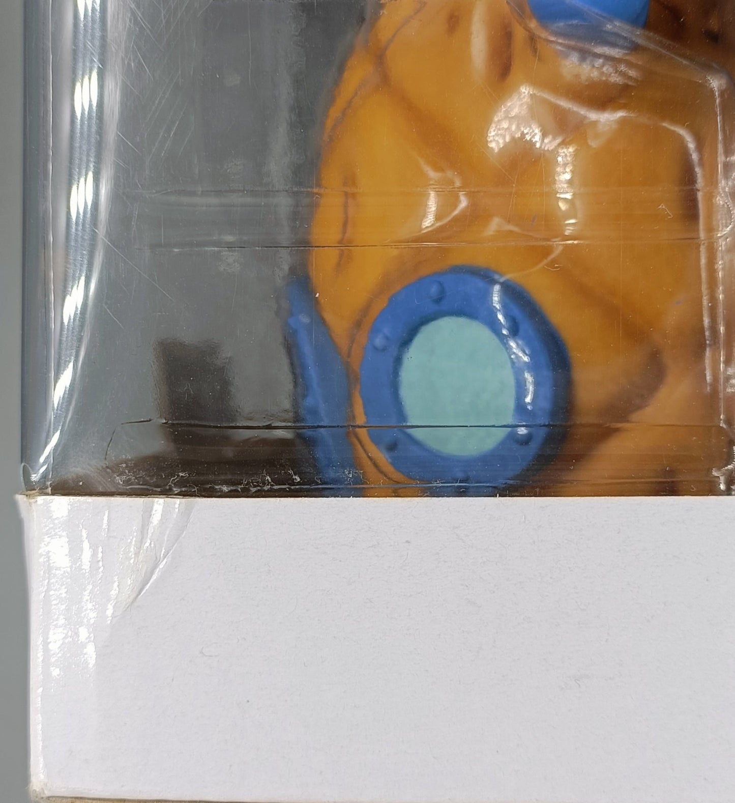 02 SpongeBob with Gary & Pineapple House - Town - Spongebob Squarepants - Box Damaged Funko POP