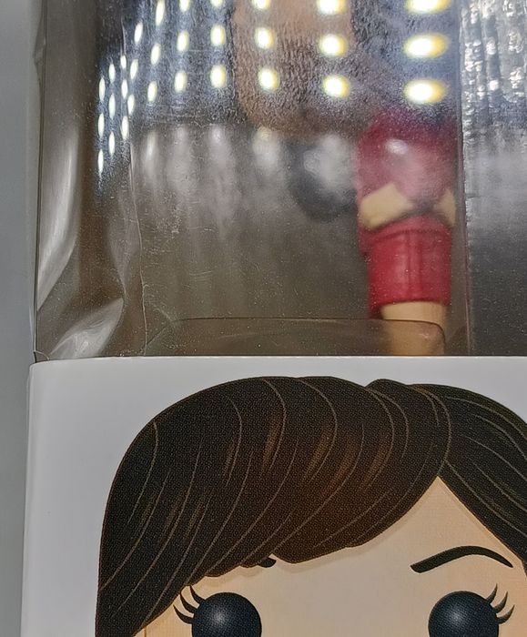 723 Selina Meyer - Veep - Box Damaged Funko POP