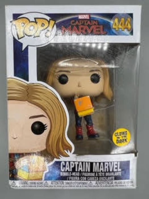 444 Captain Marvel (w/ Tesseract) - Glow - Marvel Box Damaged Funko POP