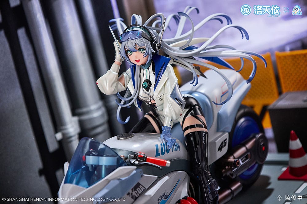 Vsinger PVC Statue 1/7 Vsinger Luo Tianyi Retro-Future Storm Driver Ver. 23 cm