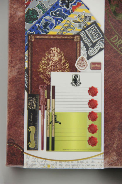 Harry Potter Hogwarts Keepsake Gift Set