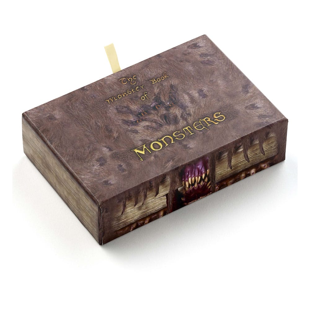 Harry Potter: Monster Book Keychain and Pin Badge Gift Set The Carat Shop