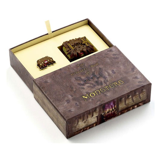 Harry Potter: Monster Book Keychain and Pin Badge Gift Set