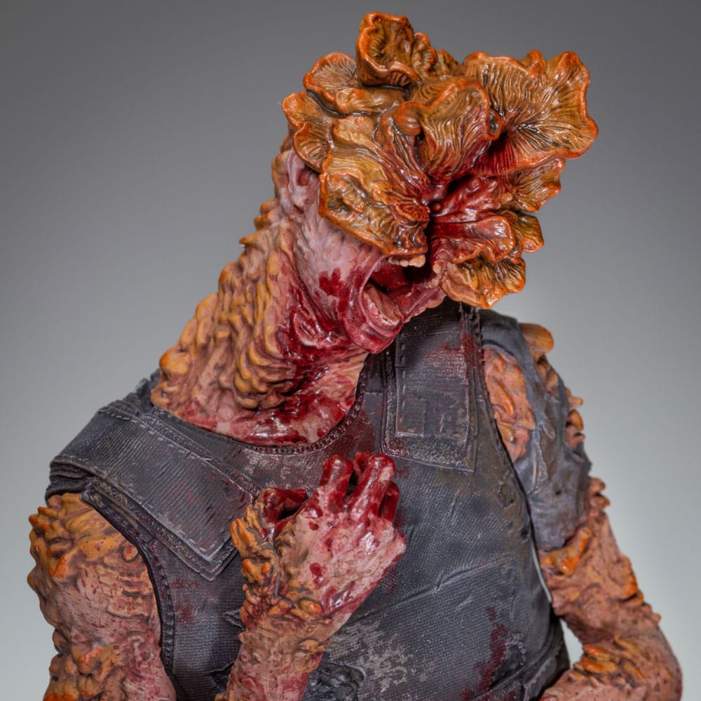 The Last of Us Part II PVC Statue Armored Clicker 22 cm Dark Horse