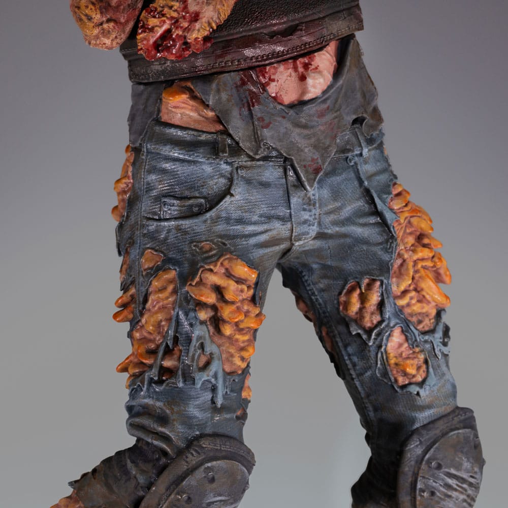 The Last of Us Part II PVC Statue Armored Clicker 22 cm Dark Horse