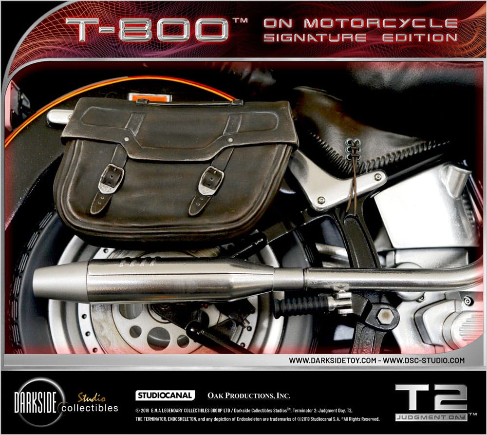 Terminator 2 Statue T-800 On Motorcycle Limited Signature Edition 70 cm - FanofThings.co.uk