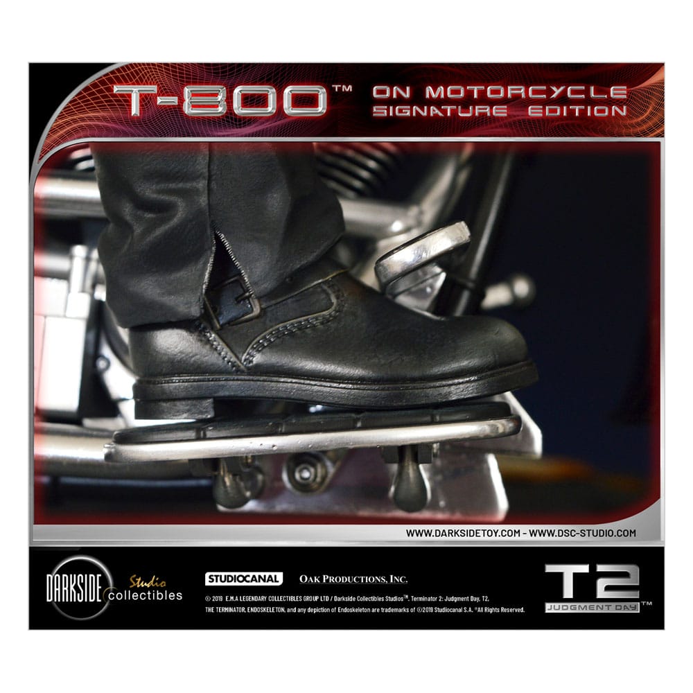 Terminator 2 Statue T-800 On Motorcycle Limited Signature Edition Exclusive 70 cm - FanofThings.co.uk
