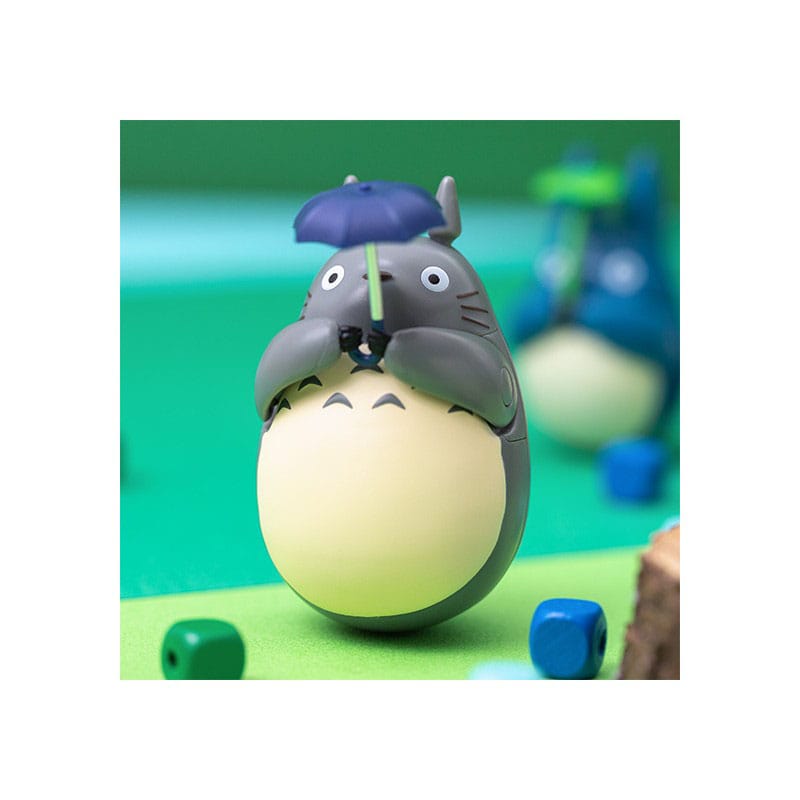 My Neighbor Totoro Round Bottomed Figurine Big Totoro with leaf 7 cm Semic