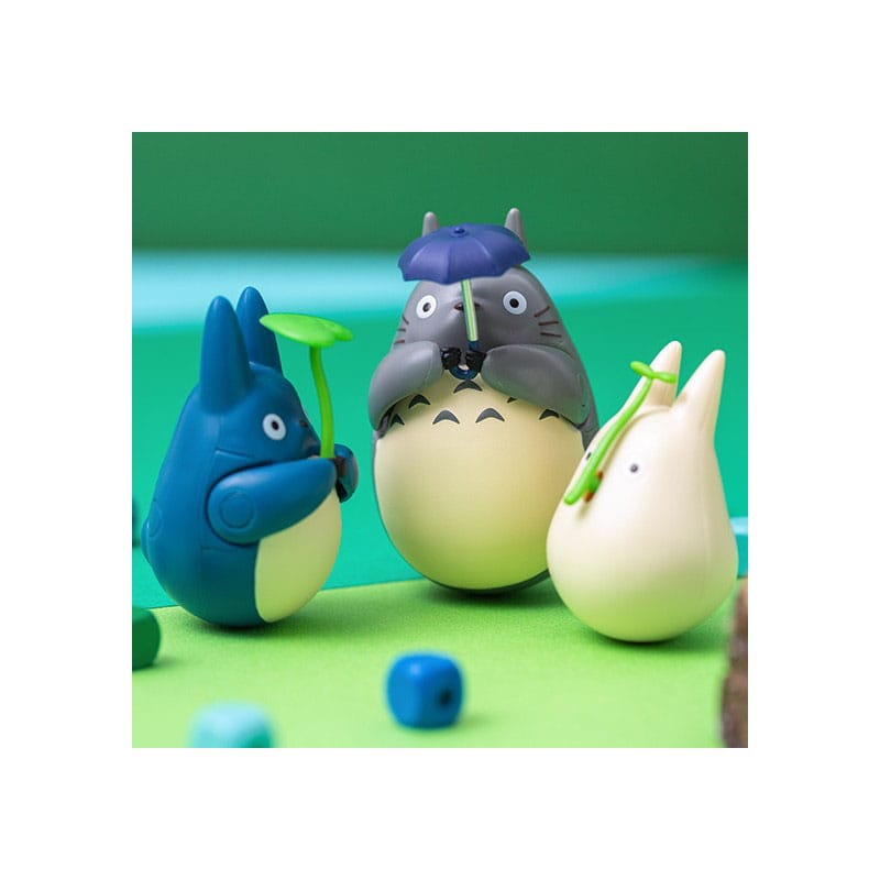 My Neighbor Totoro Round Bottomed Figurine Mid Totoro with leaf 6 cm Semic