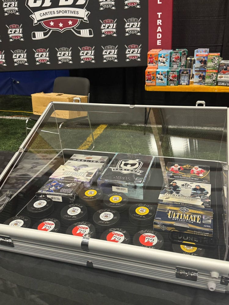 Evoretro Trading Card Display Suitcase