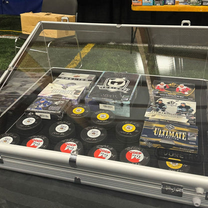 Evoretro Trading Card Display Suitcase Evoretro