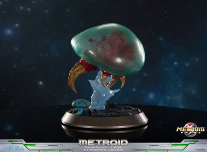 Metroid Prime PVC Figure Metroid (Standard) (Glow in the Dark) 21 cm
