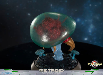 Metroid Prime PVC Figure Metroid (Standard) (Glow in the Dark) 21 cm