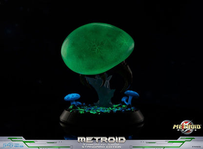 Metroid Prime PVC Figure Metroid (Standard) (Glow in the Dark) 21 cm