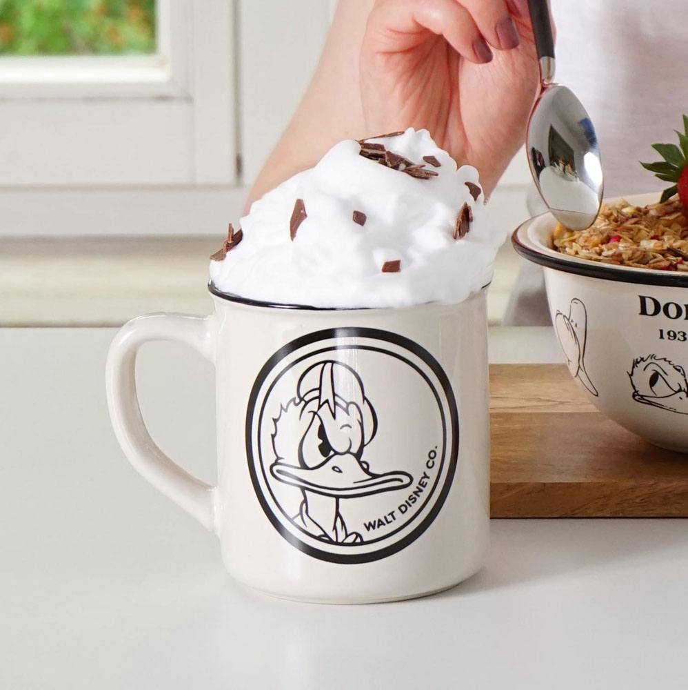 Donald Duck Mug Donald In The Car Geda Labels