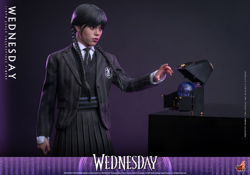 Wednesday Action Figure 1/6 Wednesday 27 cm