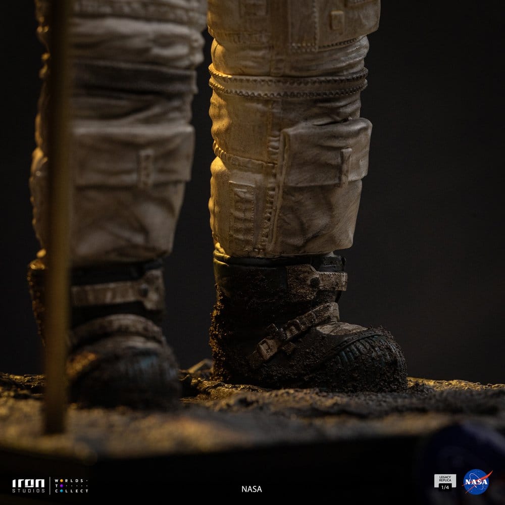 NASA Legacy Replica Statue 1/4 Apollo 11 Astronaut 58 cm Iron Studios