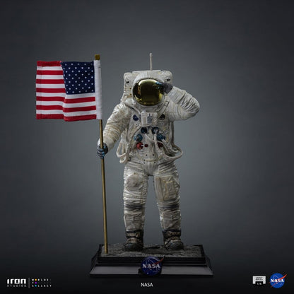 NASA Legacy Replica Statue 1/4 Apollo 11 Astronaut 58 cm Iron Studios