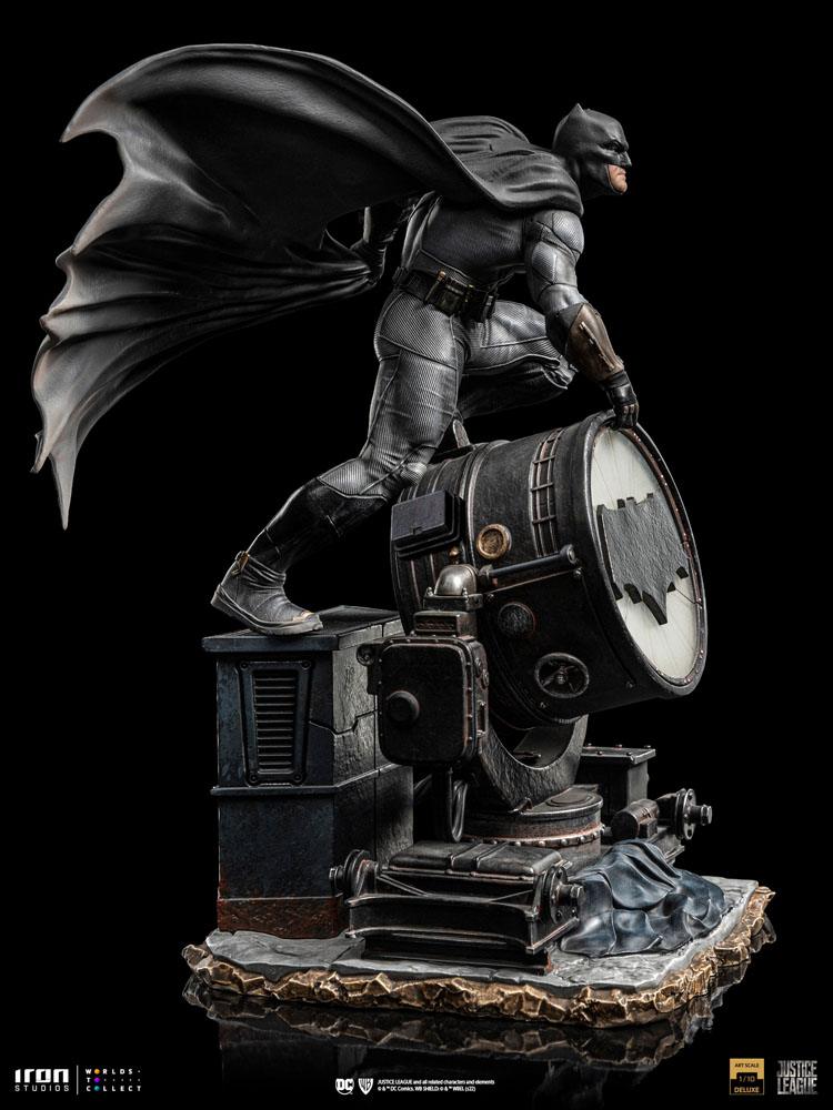 Zack Snyder’s Justice League Deluxe Art Scale Statue 1/10 Batman on Batsignal 28 cm Statues