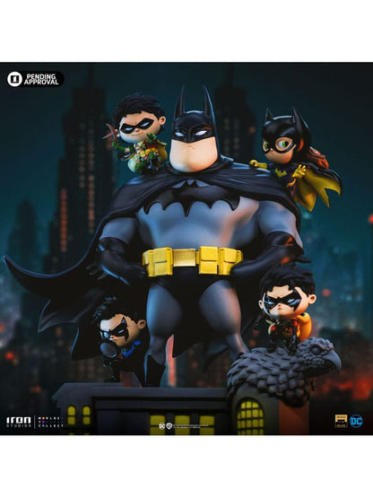 Batman Animated icons PVC Figure Batman Family 18 cm Iron Studios