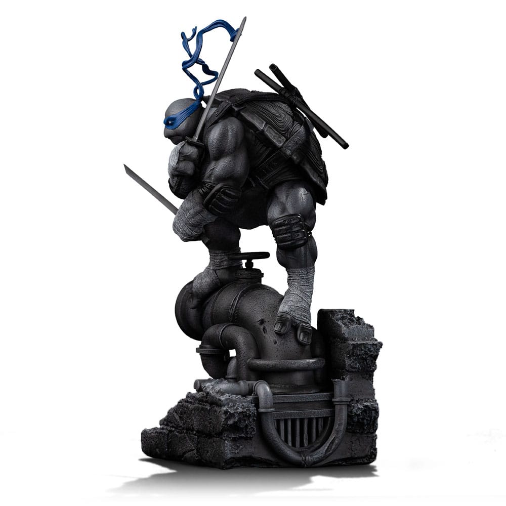 Teenage Mutant Ninja Turtles Art Scale Statue 1/10 Leonardo Black and White Variant 26 cm heo exclusive Iron Studios
