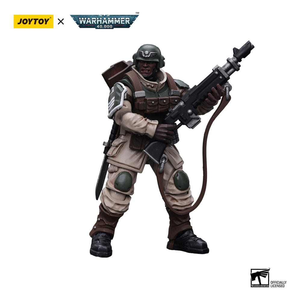Warhammer 40k Action Figure 1/18 Astra Militarum Cadian Command Squad Veteran with Regimental Standard 12 cm - FanofThings.co.uk