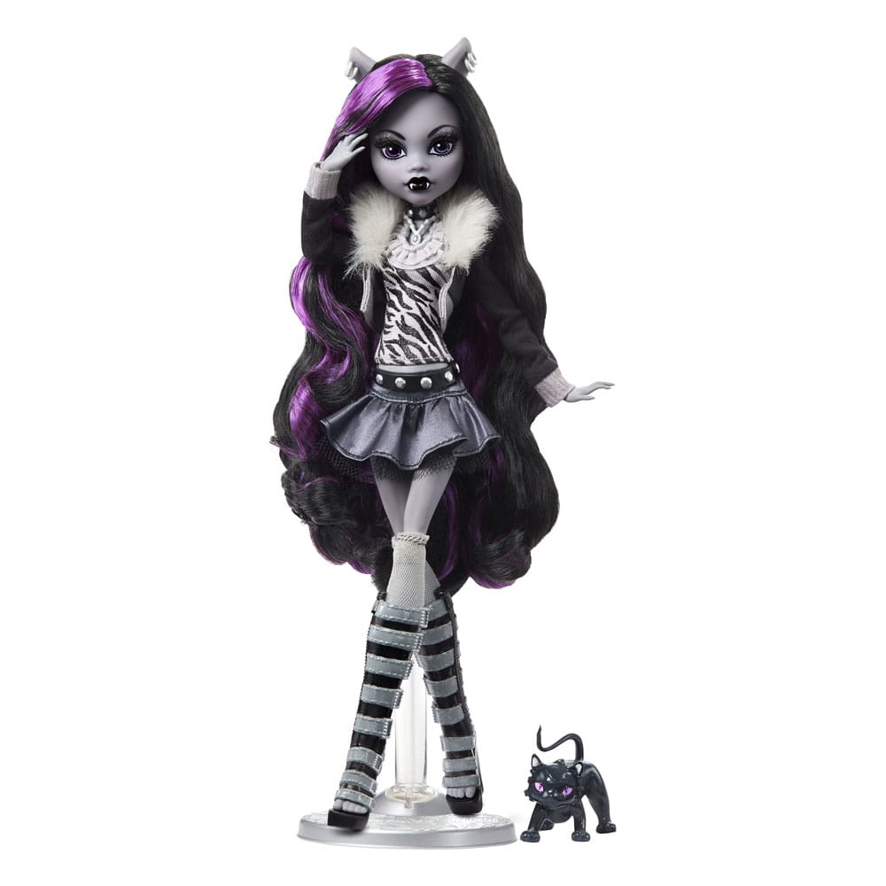 Monster High Reel Drama Doll Clawdeen Wolf in Black And White - FanofThings.co.uk