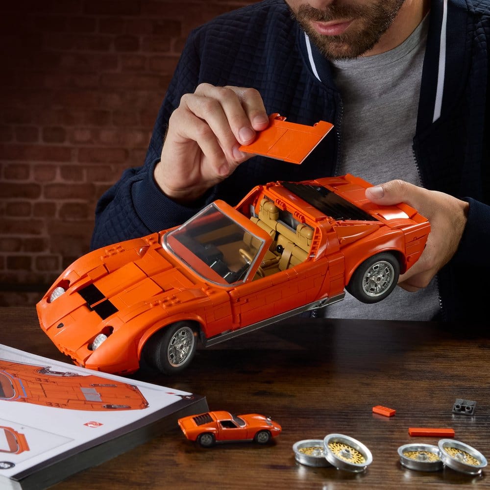 Hot Wheels Premium Mattel Brick Shop Building Set 1/12 Lamborghini Miura P400 SV